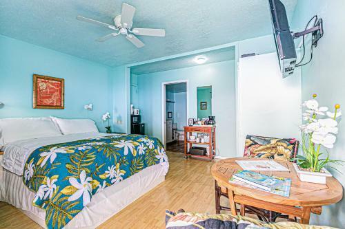 Hale Kai Hawaii Suites - Heritage Room