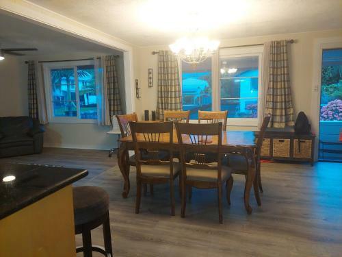 Lei Ohana, Upstairs Unit
