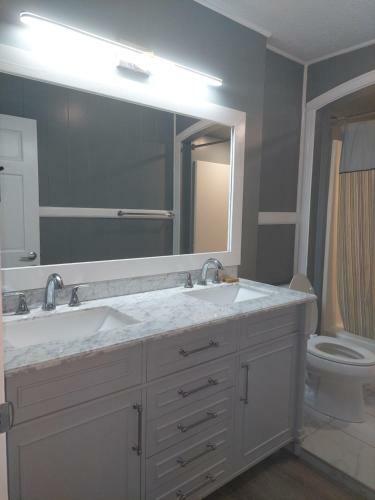 Lei Ohana, Upstairs Unit