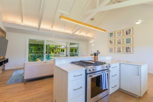 Ka Hale Olu At Anini Beach Home