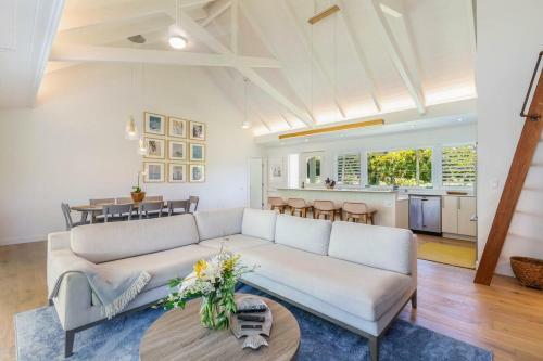 Ka Hale Olu At Anini Beach Home