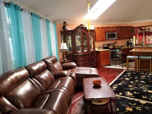 Hostal Valushas Best 4 Bedroom 3 Bathroom