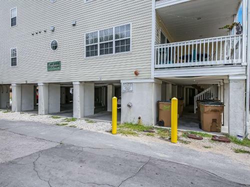 Heated Pool Access Perfectly Located Tybee Condo Short Walk To Beach & More!