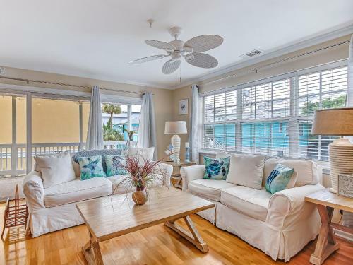 Heated Pool Access Perfectly Located Tybee Condo Short Walk To Beach & More!