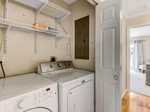 Heated Pool Access Perfectly Located Tybee Condo Short Walk To Beach & More!