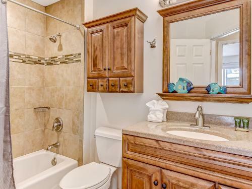 Heated Pool Access Perfectly Located Tybee Condo Short Walk To Beach & More!