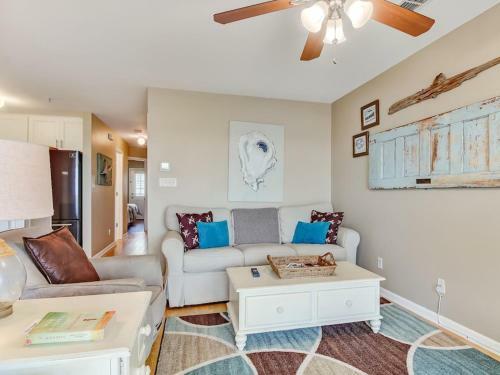 New Listing! Ocean Views, Heated Pool Access, Steps To Beach, Tybee Pier, Restaurants, And Shops!