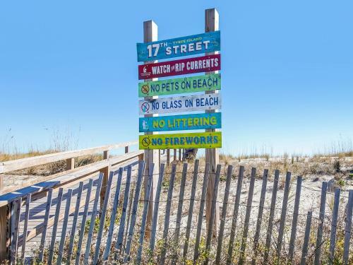 New Listing! Ocean Views, Heated Pool Access, Steps To Beach, Tybee Pier, Restaurants, And Shops!