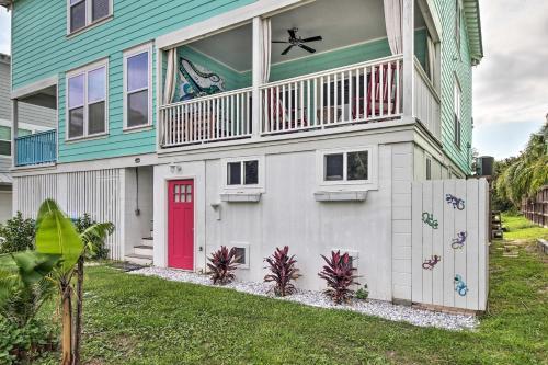 Bright Tybee Island Townhome Walk To Beach!