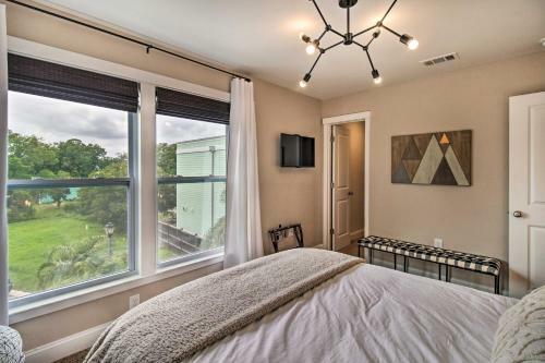 Bright Tybee Island Townhome Walk To Beach!