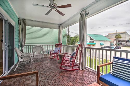 Bright Tybee Island Townhome Walk To Beach!