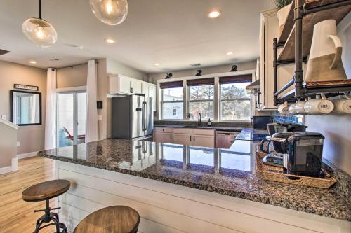 Bright Tybee Island Townhome Walk To Beach!