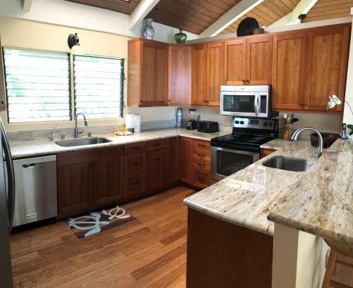 Ocean Breeze Kona Home