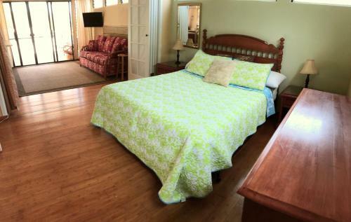 Ocean Breeze Kona Home