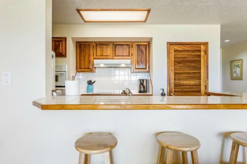 Kahaluu Bay Villas #103