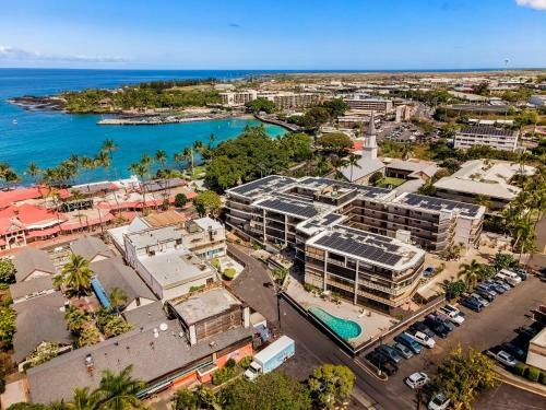 Kona Plaza 215