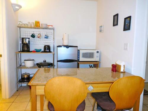 Hostal Bears' Place Guest House