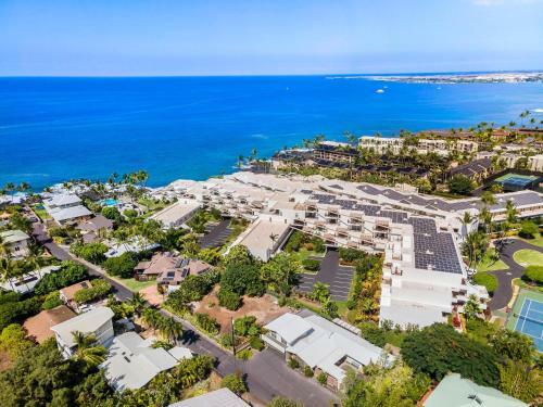 Royal Seacliff #406