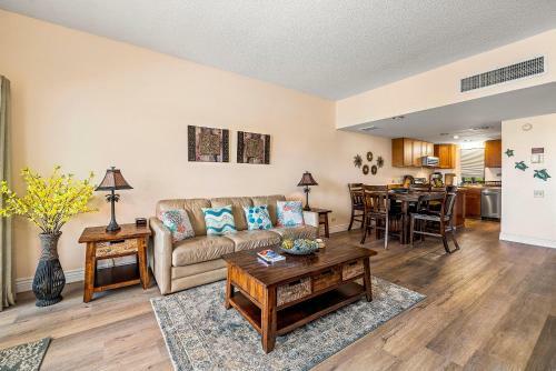 Royal Seacliff #406