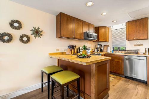 Royal Seacliff #406