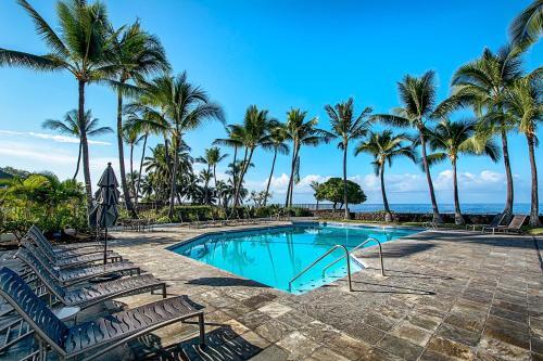 Royal Seacliff #406