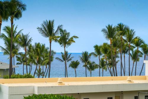 Royal Seacliff #406