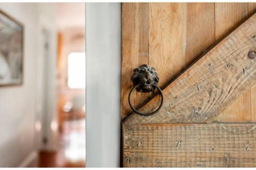Montgomery House Lower By Lucky Savannah