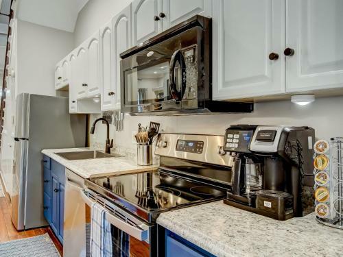 Brand New Listing! Heated Pool Access Walk! Everywhere In Downtown Savannah!