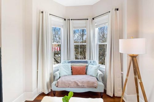 Montgomery House Upper By Lucky Savannah
