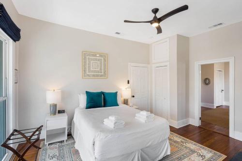Montgomery House Upper By Lucky Savannah