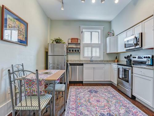 Apartamento One Bed Downtown Home With Heated Pool Access
