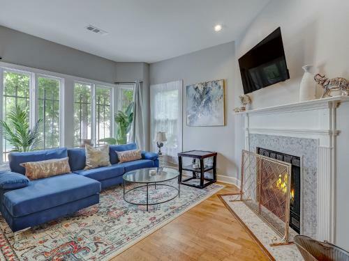 Brand New Listing! Heated Pool Access! Main House 2 Blocks From Forsyth Park!