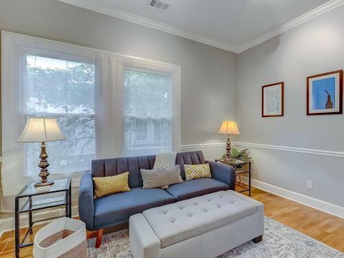 Brand New Listing! Heated Pool Access! Main House 2 Blocks From Forsyth Park!