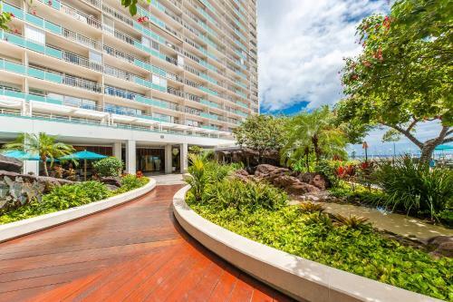 Apartamento @ Marbella Lane Executive Suite, Steps To Beach