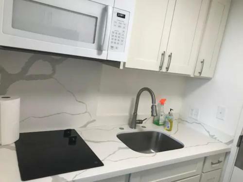 Apartamento Spacious Studio W/ Parking, Beach/mall/park