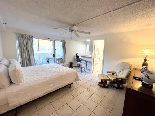 Apartamento 2463 Kuhio Ave #303