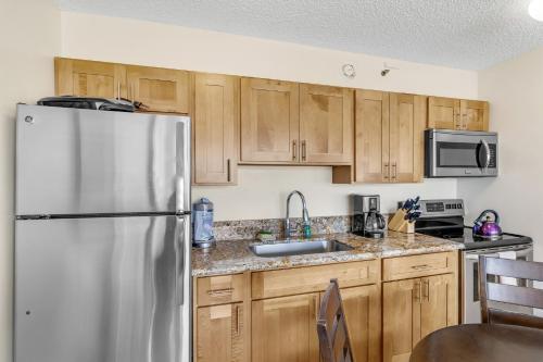Tower 2 Suite 3709 - Qqp Home