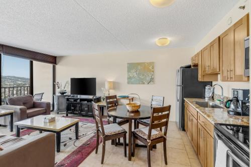 Tower 2 Suite 3709 - Qqp Home