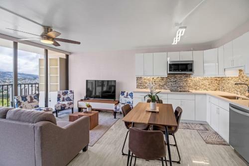 Waikiki Banyan 2 Bedroom Condo-suite Home