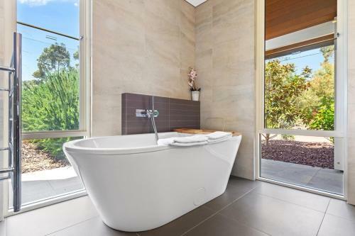 Unwind - Luxury Retreat In Central Yallingup