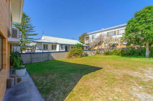 Apartamento Burleigh Yamba Unit 1. Beachside. Ocean Views, Big Backyard.