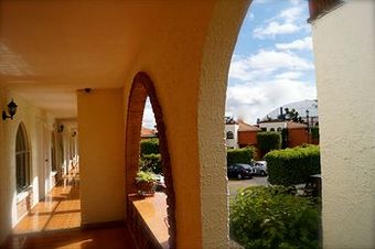 Hotel Villa Del Sol And Suites