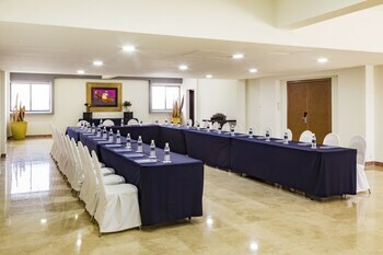 Hotel Real De Minas Express