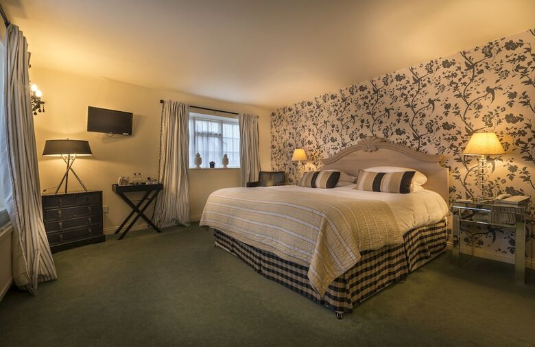 Hotel The Feathers