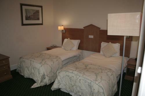 Hotel George & Dragon Inn