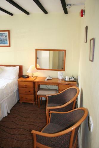 Hotel George & Dragon Inn