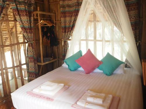 Hostal The Moken Eco Village - Sha Plus