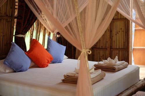Hostal The Moken Eco Village - Sha Plus