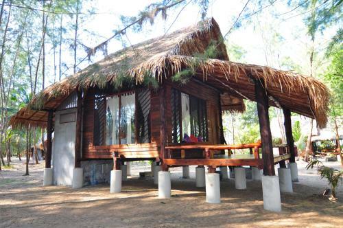 Hostal The Moken Eco Village - Sha Plus