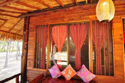 Hostal The Moken Eco Village - Sha Plus